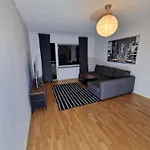 En Nyrenoverad Laegenhet Med 2 Sovrum
